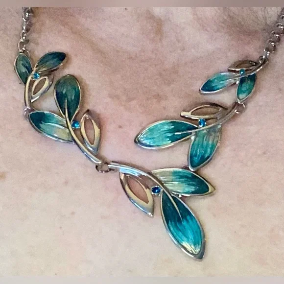 Silver Tone Necklace w/Blue Rhinestones Elegant Teal Flecked Leaf Short- Vintage - Picture 9 of 16